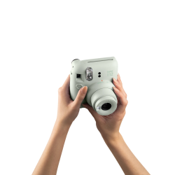 Instax Mini 12 – Cámara Instantánea con Modo Selfie y Exposición Automática